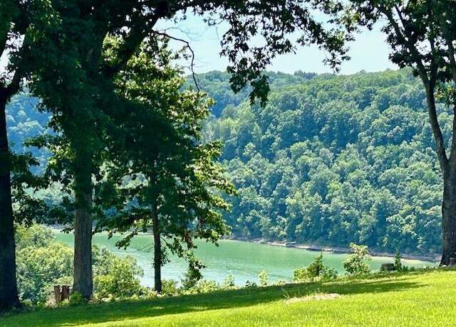 Property at 25 Laurelwood Ln, Nancy, KY 42544