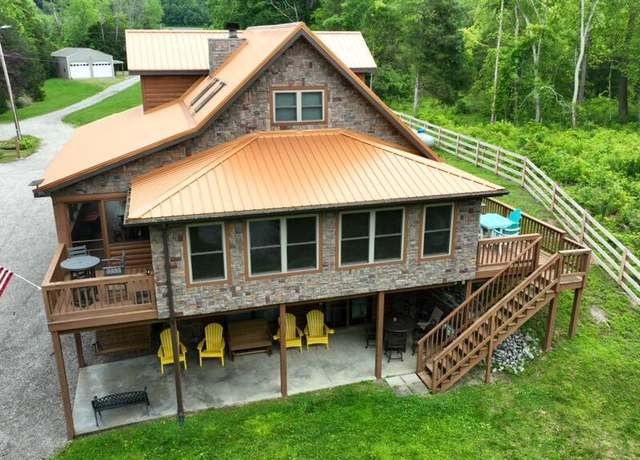 Property at 322 Weekender Ln, Burkesville, KY 42717, 5 beds, 3 baths