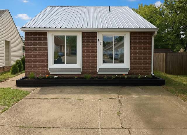 Property at 1612 Royal Wood Ct, Lexington, KY 40515, 2 beds, 1 bath