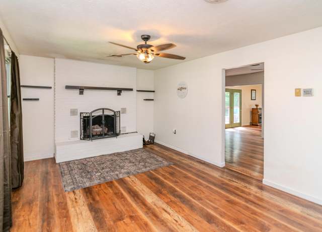 Property at 1102 Iroquois Dr, Mt Sterling, KY 40353, 3 beds, 1.5 baths