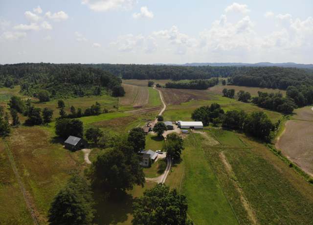 Property at 940 Town Branch Rd, Jeffersonville, KY 40337, 4 beds, 2 baths