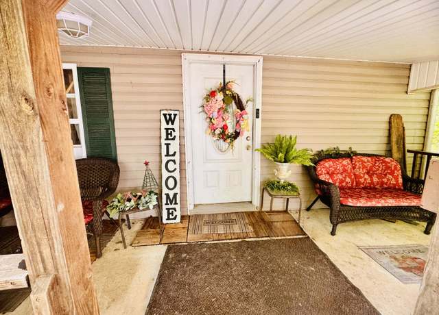 Property at 1155 W Highway 1376, East Bernstadt, KY 40729, 2 beds, 1 bath