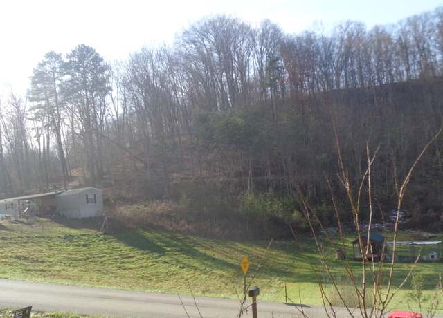 Property at 31 Freeman Branch Rd, East Bernstadt, KY 40729