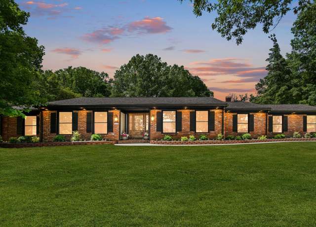 Property at 810 Cooper Dr, Lexington, KY 40502, 4 beds, 4 baths