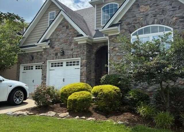 Property at 2315 Patchen Wilkes Dr, Lexington, KY 40509, 4 beds, 2.5 baths