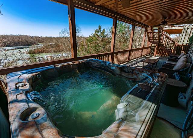 Property at 949 Hideaway Dr, Somerset, KY 42503, 4 beds, 3 baths