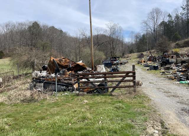 Property at 17302 South Highway 421, Cranks, KY 40820, 3 beds, 1 bath