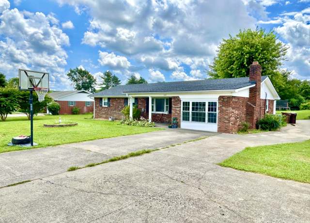 Property at 102 North Maplewood St, Somerset, KY 42501, 3 beds, 2 baths