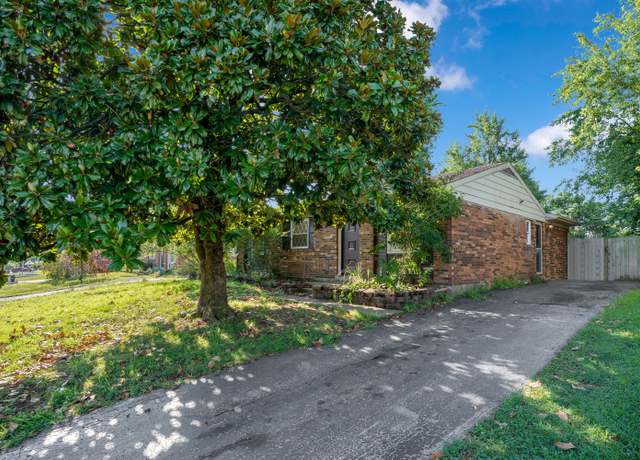 Property at 381 Chamberlain Dr, Lexington, KY 40517, 3 beds, 1 bath