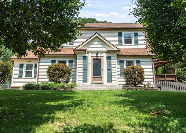 Property at 604 Winding Way Ct, Frankfort, KY 40601, 3 beds, 3 baths