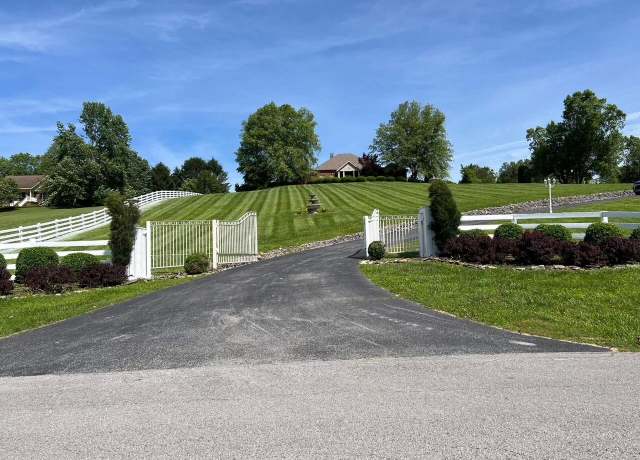 Property at 1740 Gose Pike, Danville, KY 40422, 4 beds, 3.5 baths