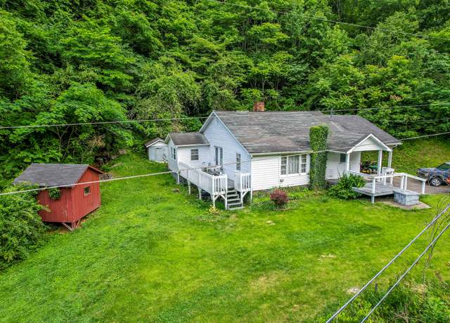 Property at 749 Stinnett/wendover Rd, Stinnett, KY 40868, 3 beds, 2 baths