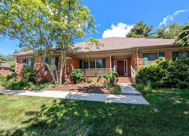 Property at 801 Wellington Way, Lexington, KY 40503, 3 beds, 2.5 baths
