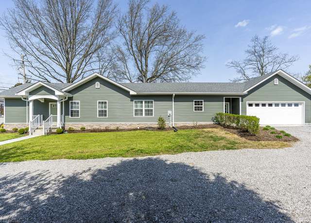 Property at 94 E 20th St, Paris, KY 40361, 3 beds, 2 baths