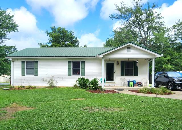 Property at 1689 Old Frankfort Rd, Lawrenceburg, KY 40342, 3 beds, 2 baths