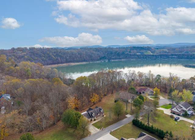 Property at 100 Lake Walk Dr, Somerset, KY 42503, 6 beds, 3.5 baths