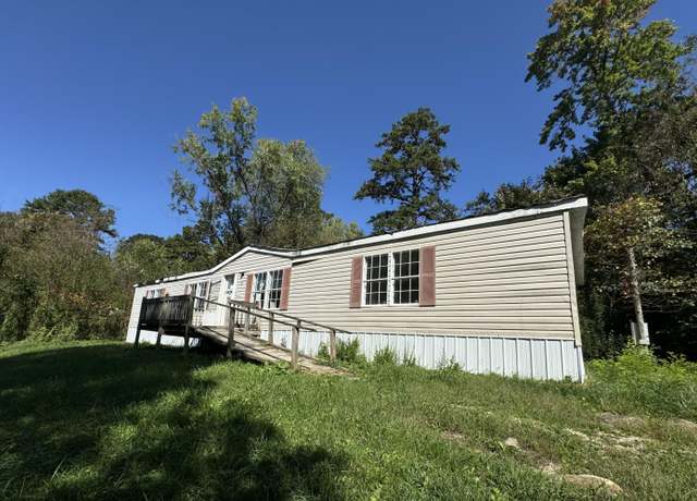 Property at 205 Nelson St, Corbin, KY 40701, 3 beds, 2 baths
