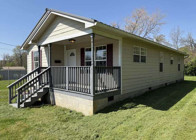 Property at 200 S Broadway St, Berea, KY 40403, 3 beds, 2 baths