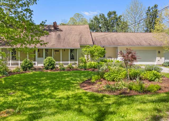 Property at 1981 Glensboro Rd, Lawrenceburg, KY 40342, 4 beds, 3 baths