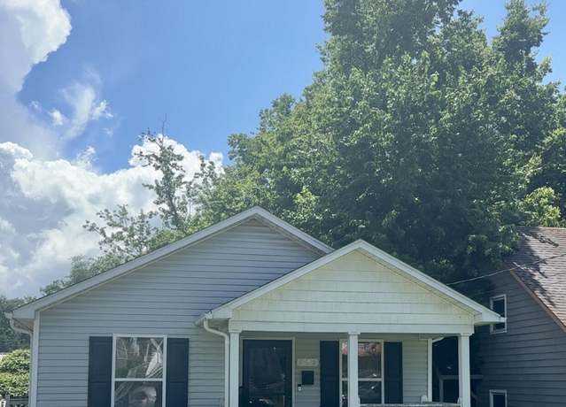 Property at 722 Whitney Ave, Lexington, KY 40508, 3 beds, 1 bath