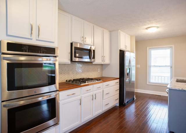 Property at 304 Applegrove Dr, Nicholasville, KY 40356, 3 beds, 2 baths