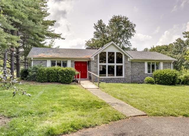 Property at 560 Kemper Ln, Danville, KY 40422, 3 beds, 3 baths