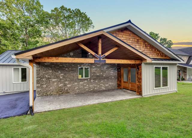 Property at 2995 Waterworks Rd, Danville, KY 40422, 4 beds, 3.5 baths