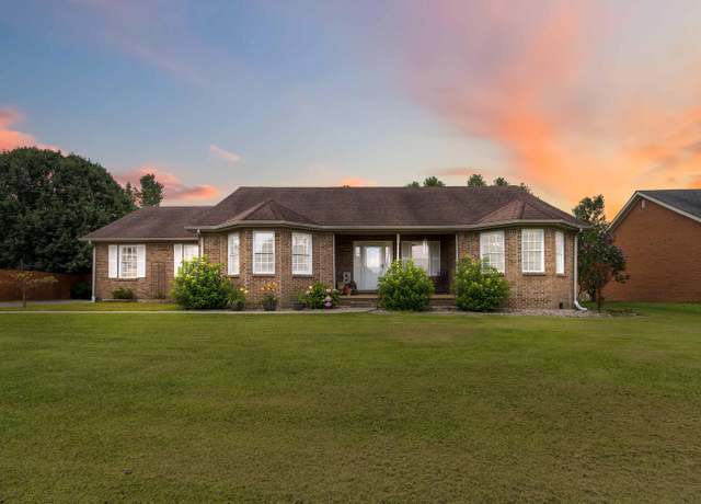 Property at 236 Beechwood Dr, Berea, KY 40403, 3 beds, 2 baths