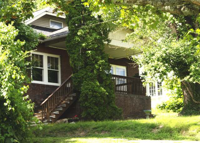Property at 309 5th St, Ravenna, KY 40472, 4 beds, 1 bath
