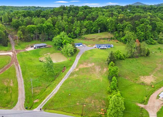 Property at 357 White Oak Rd, Irvine, KY 40336, 3 beds, 2 baths
