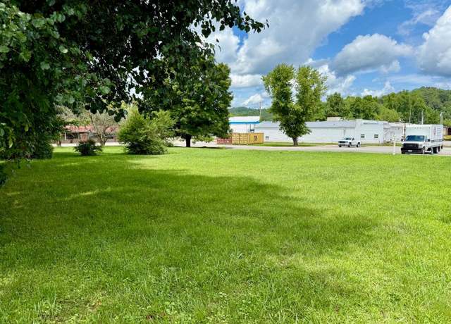 Property at 28 Lumber St, Beattyville, KY 41311
