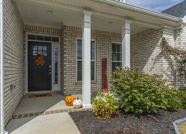 Photo of 236 Blackthorn Dr, Nicholasville, KY 40356