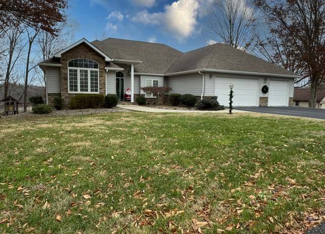 Property at 1057 Lily Creek Resort Rd, Jamestown, KY 42629, 4 beds, 3.5 baths