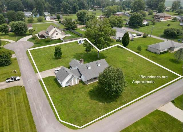 Property at 1216 Maple Hill Dr, Somerset, KY 42503, 3 beds, 2 baths