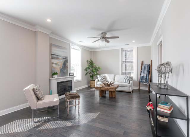 Property at 369 East Main St #304, Lexington, KY 40507, 1 bed, 1.5 baths