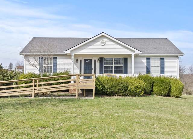Property at 136 Country Ln, Lancaster, KY 40444, 4 beds, 3 baths