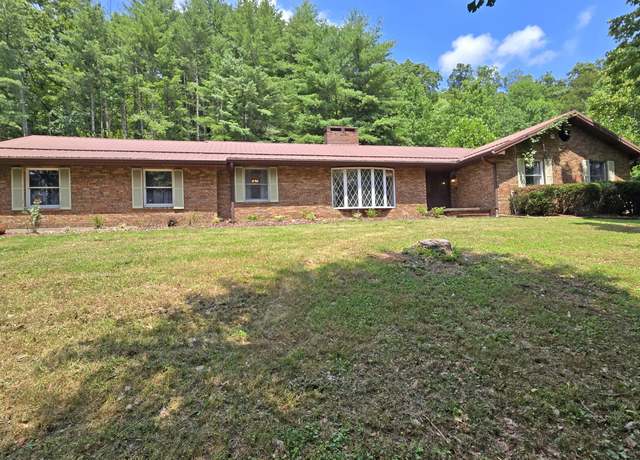Property at 27 Smith Hollow Rd, Garrard, KY 40941, 4 beds, 3 baths