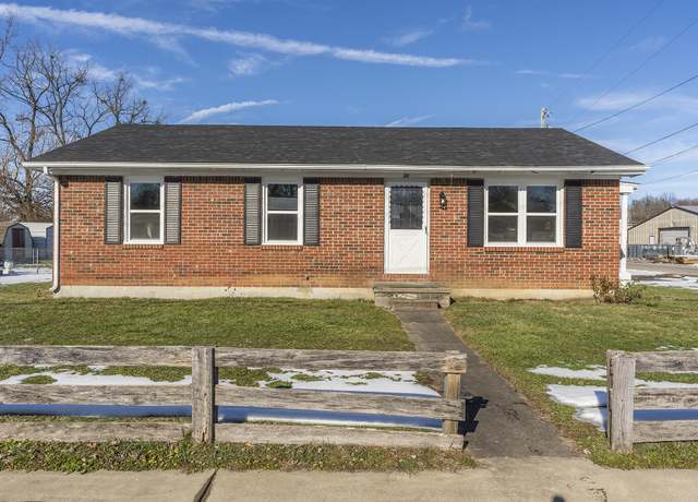 Property at 337 West Broadway St, Harrodsburg, KY 40330, 4 beds, 1 bath