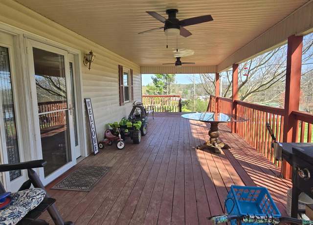Property at 217 Ridings Mitchell Creek Rd, London, KY 40741, 3 beds, 2 baths