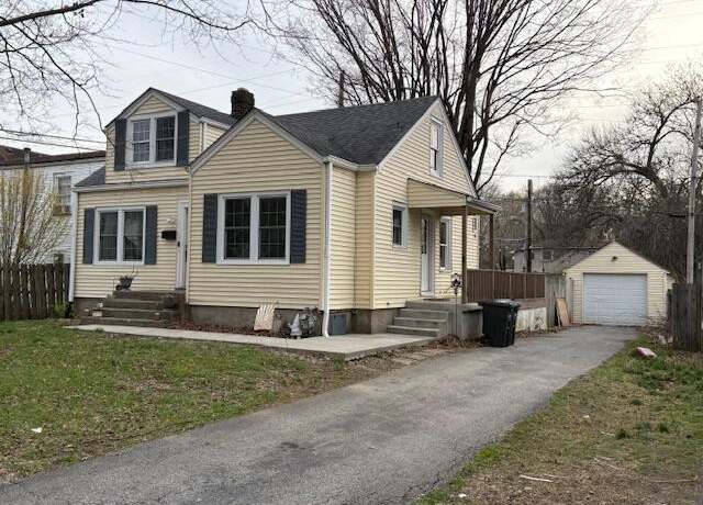 Property at 106 Linden Ave, Frankfort, KY 40601, 3 beds, 1 bath