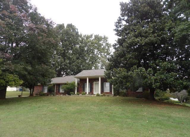 Property at 140 Damron Dr, Monticello, KY 42633, 4 beds, 3 baths