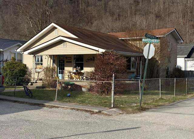Property at 402 Mapother St, Loyall, KY 40854, 4 beds, 2 baths