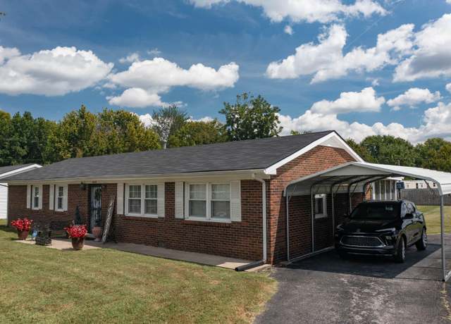 Property at 1210 Peacock Rd, Paris, KY 40361, 3 beds, 2 baths