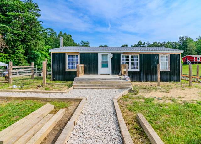 Property at 275 Hidden Valley Rd, Berea, KY 40403, 3 beds, 2 baths