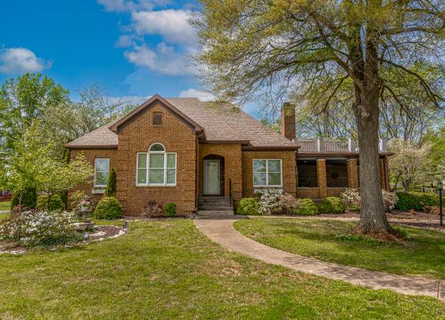 Property at 102 Autumn Ct, Danville, KY 40422, 3 beds, 2 baths