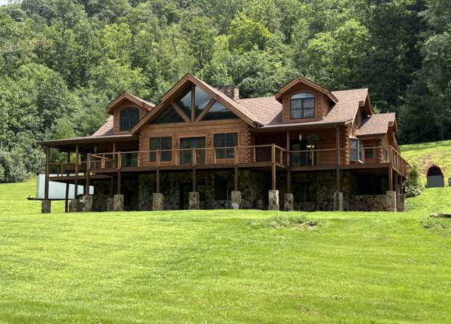 Property at 110 Dairy Farm Rd, Manchester, KY 40962, 4 beds, 4.5 baths