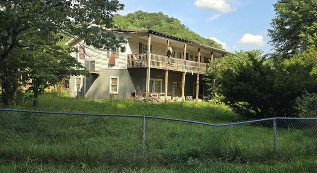 Photo of 103 Stewart St, Evarts, KY 40828