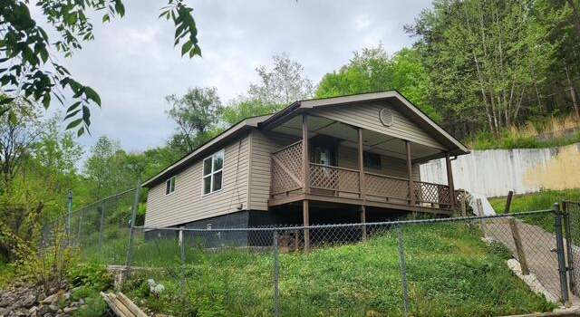 Photo of 30 Moonlight Hl, Hazard, KY 41701