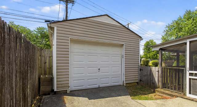 Photo of 920 Wyndham Hills Dr, Lexington, KY 40514