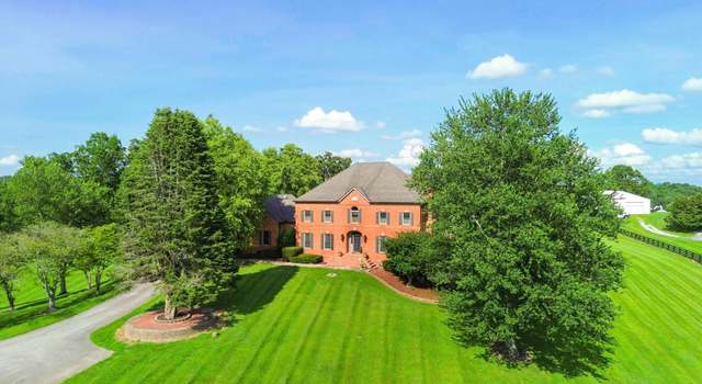 Photo of 599 Woods Edge Dr, London, KY 40741